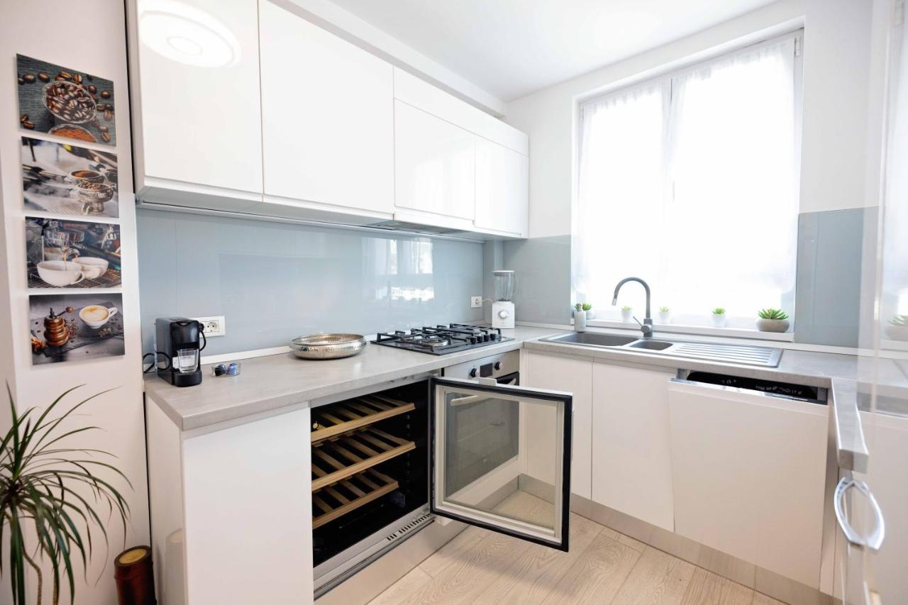 Joyful Apartment Timişoara Extérieur photo