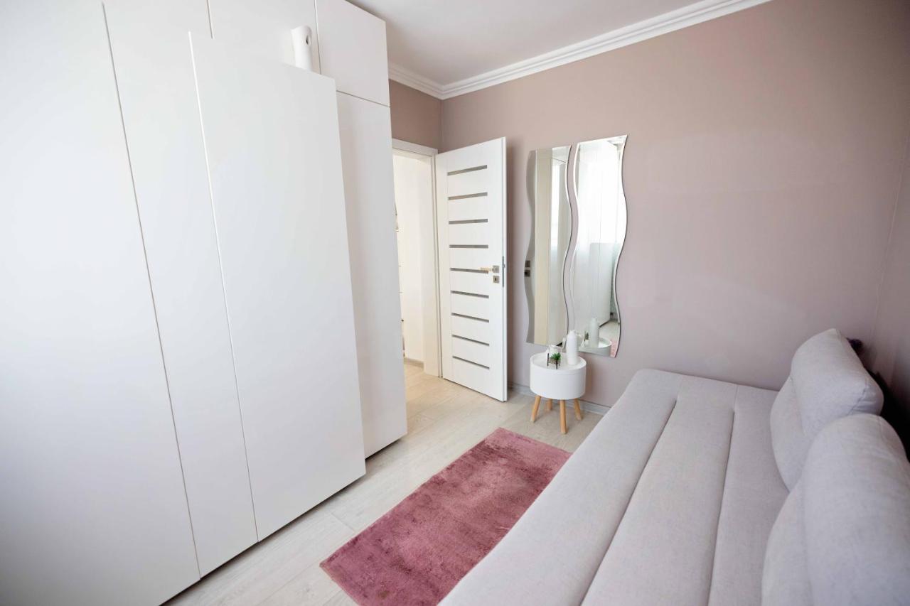 Joyful Apartment Timişoara Extérieur photo